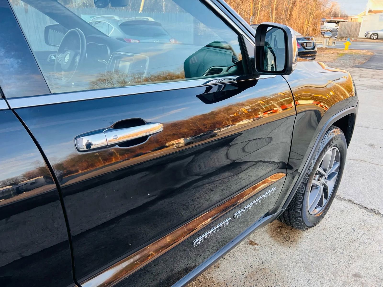 Used 2017 Jeep Grand Cherokee Limited RWD image 7