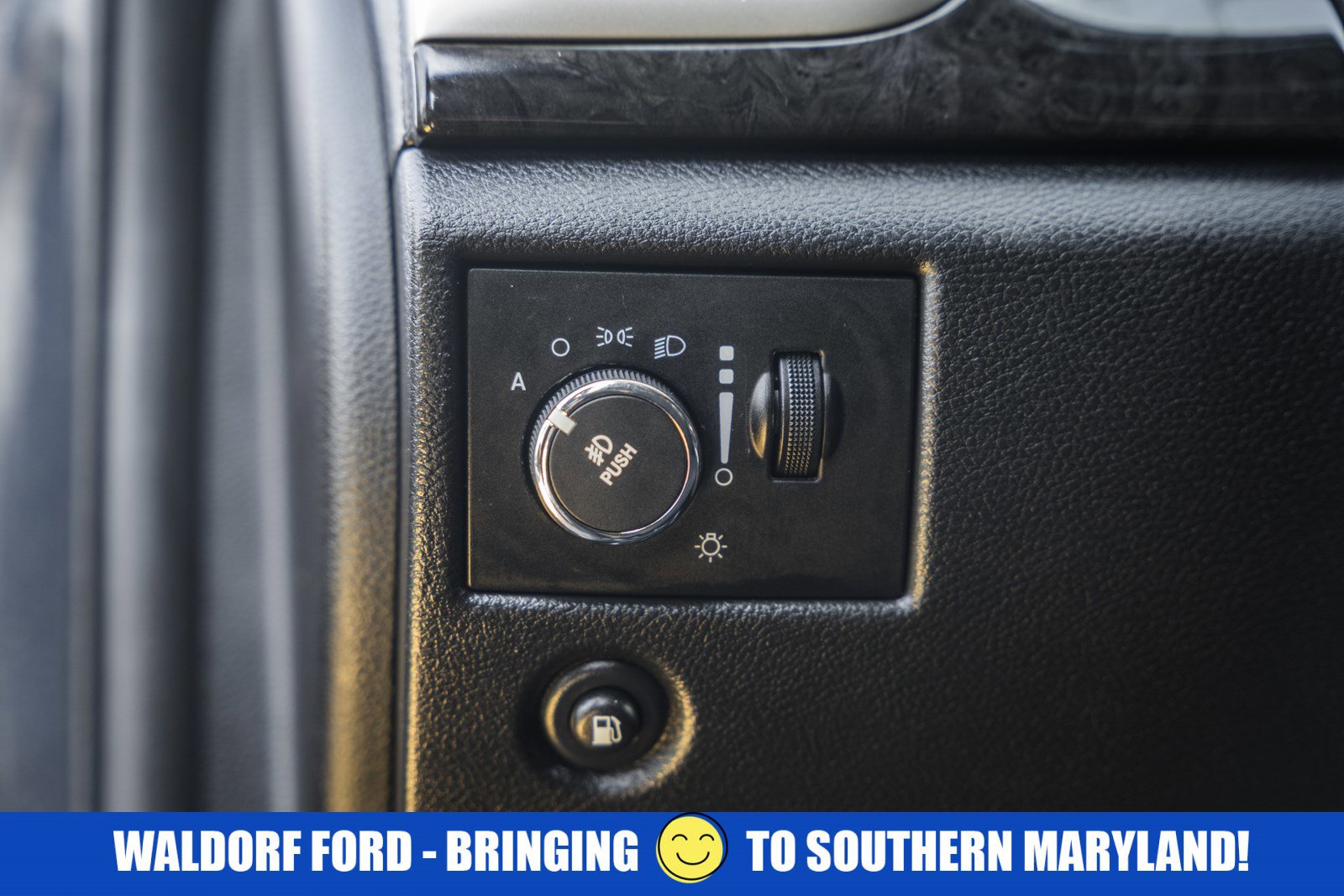 Used 2012 Jeep Grand Cherokee Laredo w/ Laredo E Group image 35