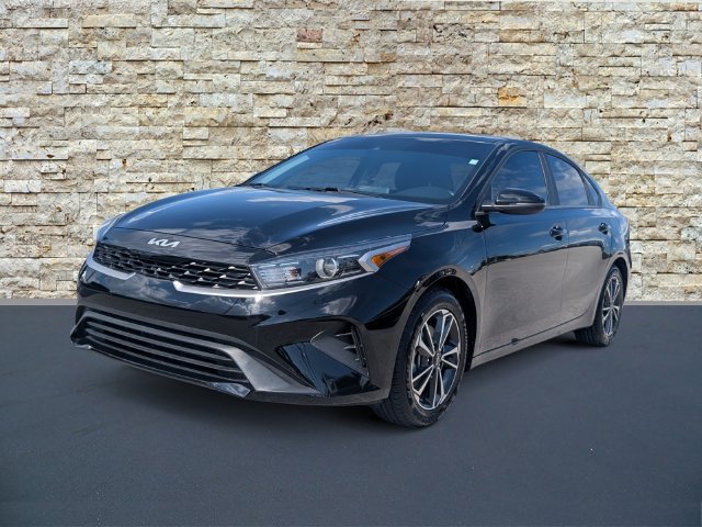 Used 2024 Kia Forte LXS w/ LXS Technology Package FWD image 5