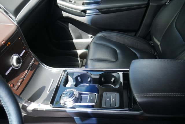 Used 2020 Ford Edge Titanium AWD/4WD image 22