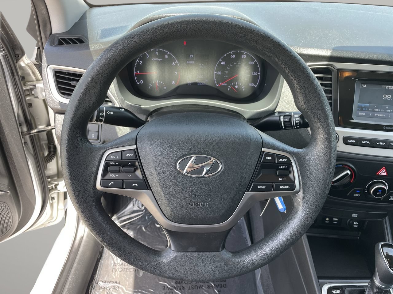 Used 2020 Hyundai Accent SE FWD image 26