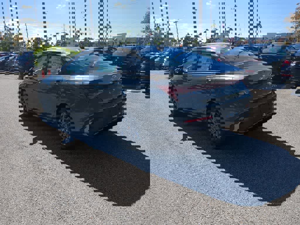 New 2026 Hyundai Elantra Blue image 4