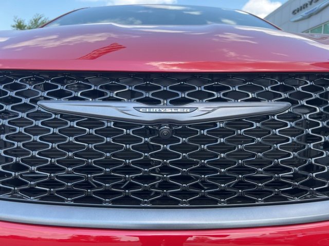 New 2026 Chrysler Pacifica Select image 4