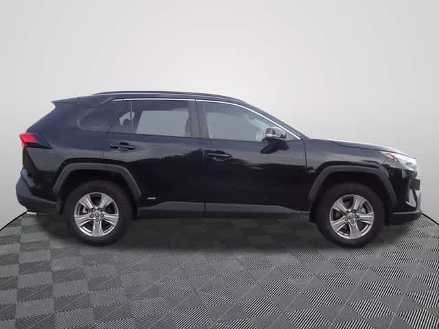 Used 2024 Toyota RAV4 XLE AWD/4WD image 4