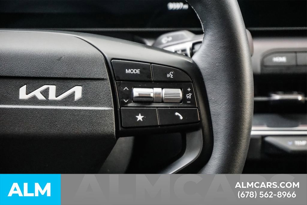 Used 2025 Kia K4 EX image 26