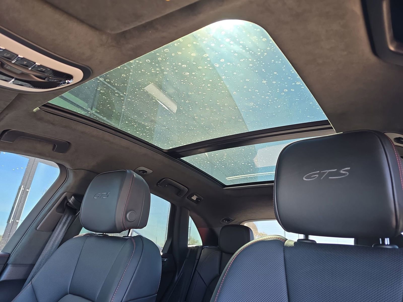 Certified 2026 Porsche Macan GTS image 28