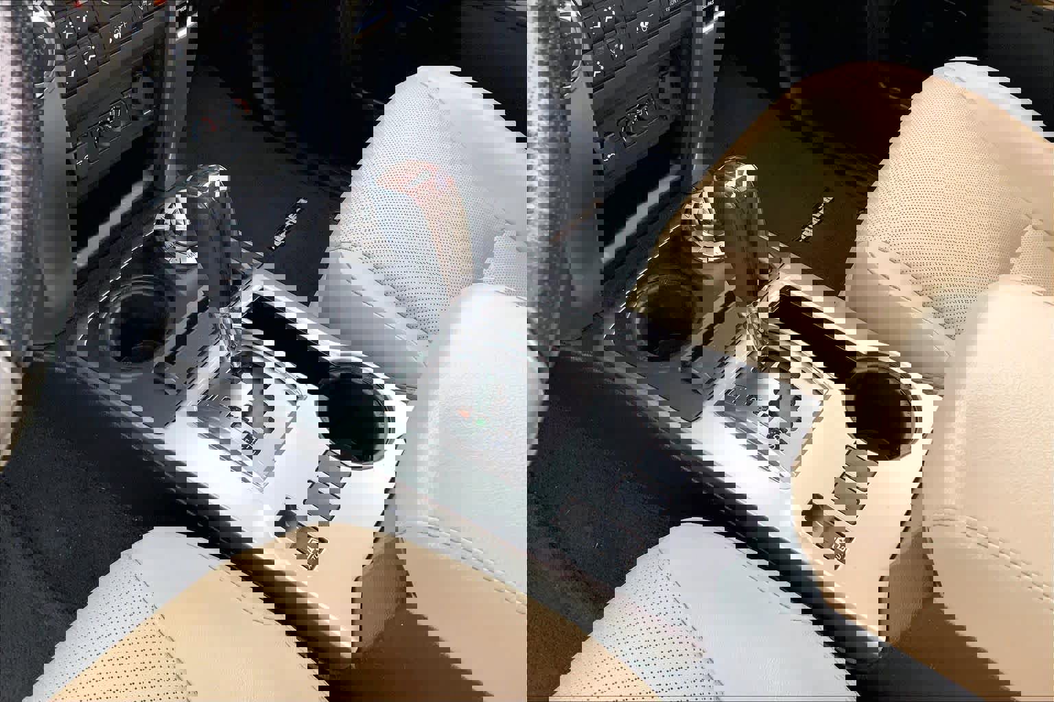 Used 2024 Toyota 4Runner Limited AWD/4WD image 17