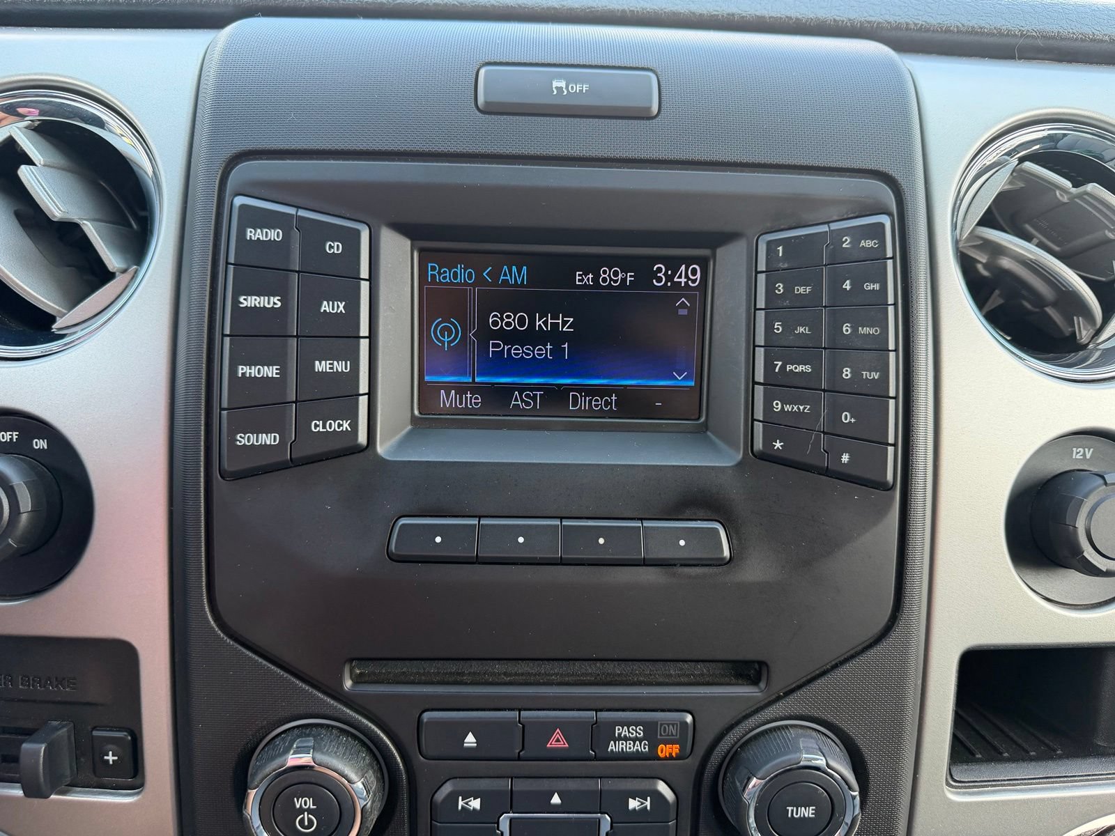 Used 2013 Ford F150 XLT w/ Luxury Equipment Group RWD image 19