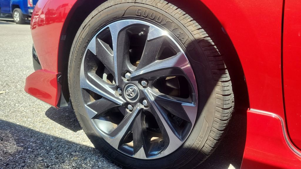 Used 2017 Toyota Corolla iM FWD image 3