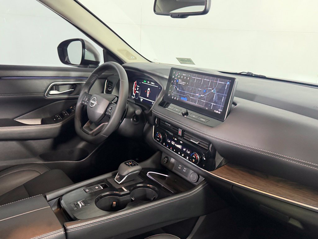 Used 2025 Nissan Rogue Platinum w/ Tech Package FWD image 34