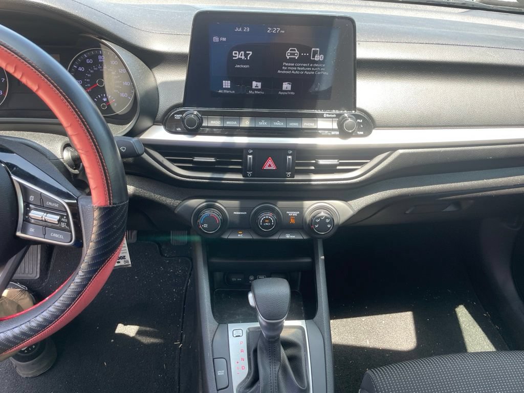 Used 2020 Kia Forte LXS FWD image 11