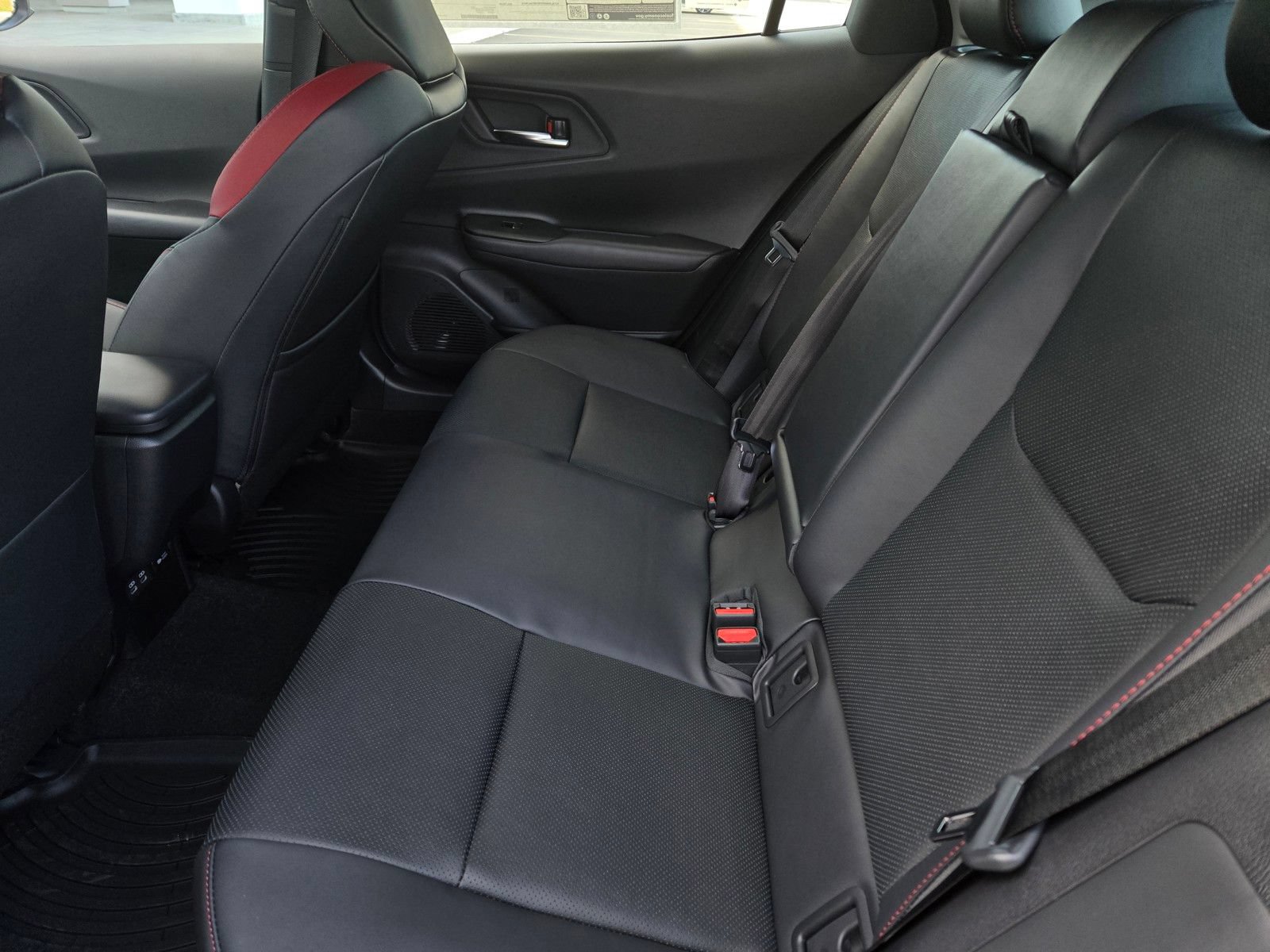 New 2026 Toyota Prius Plug-In Hybrid FWD image 8