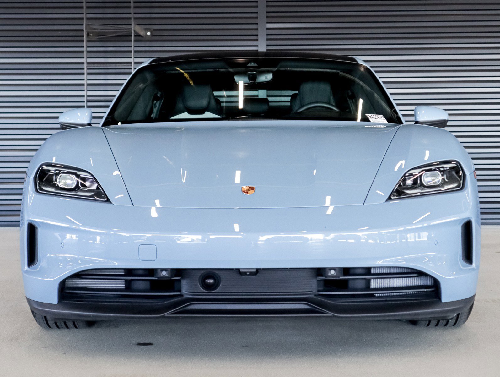 Used 2025 Porsche Taycan image 8