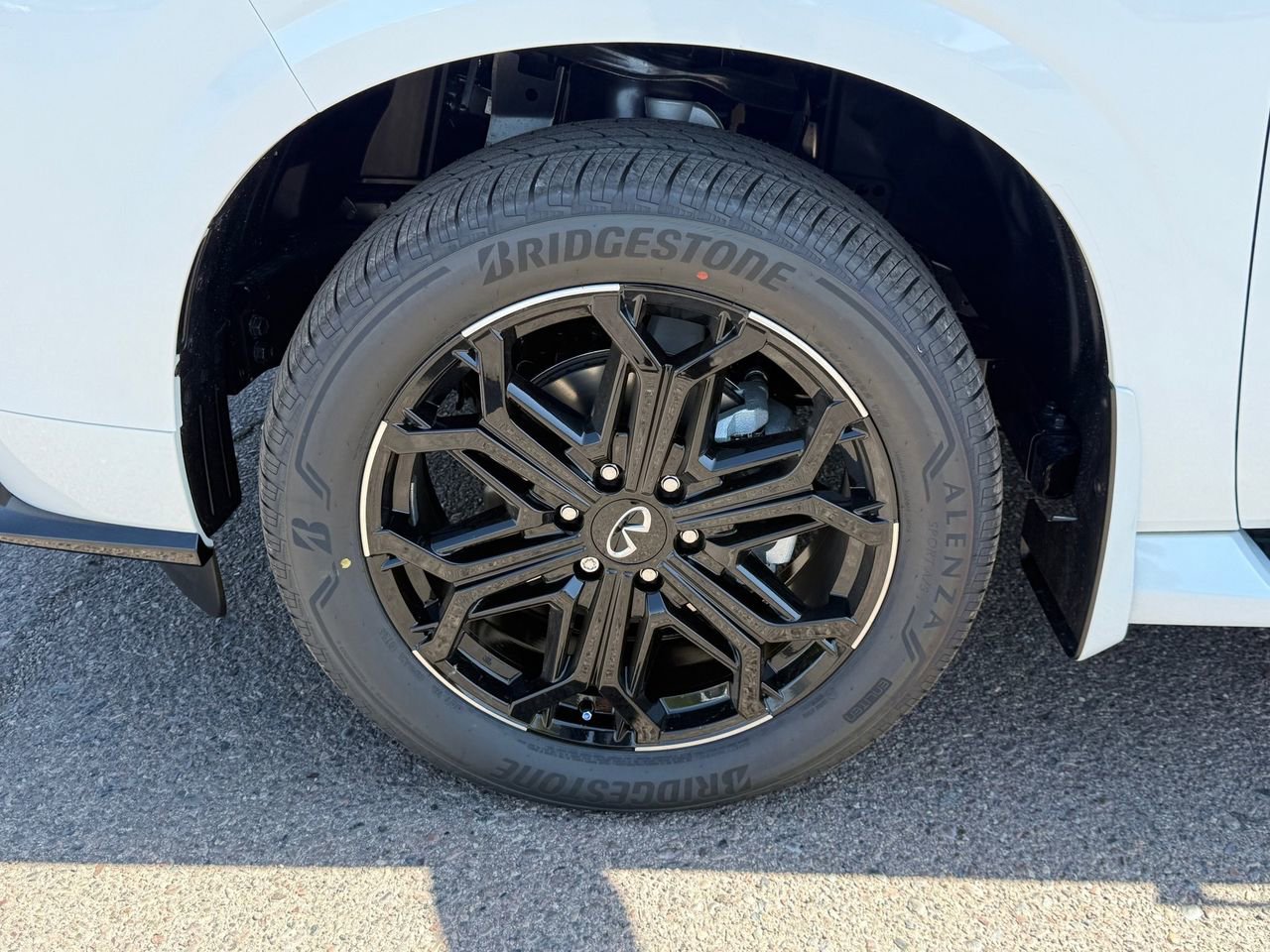 New 2026 INFINITI QX80 4WD image 10