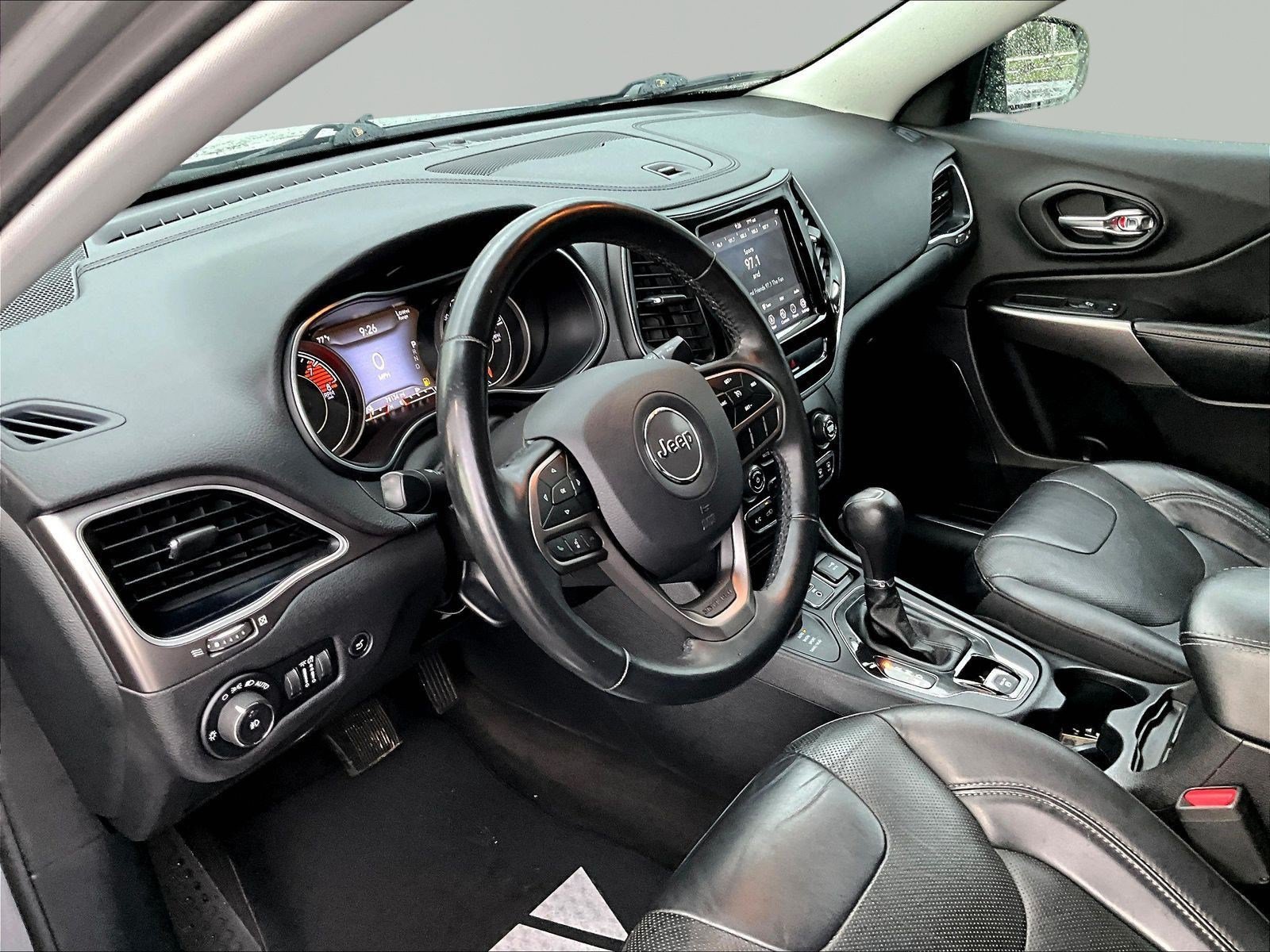 Used 2019 Jeep Cherokee Limited AWD/4WD image 17