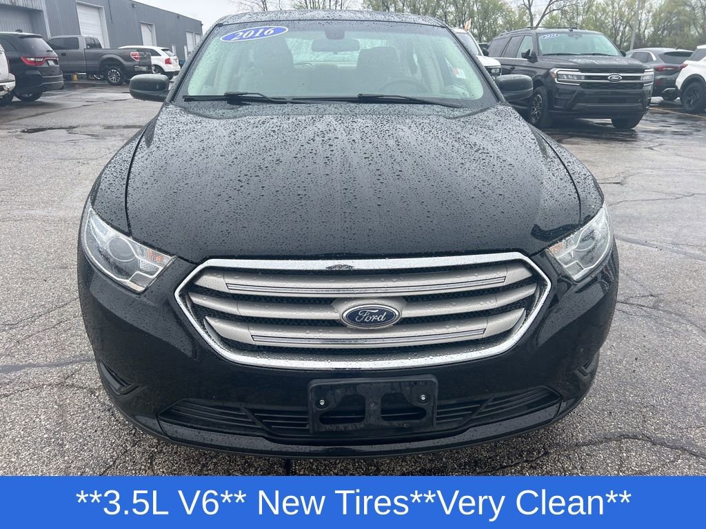 Used 2016 Ford Taurus SE FWD image 4