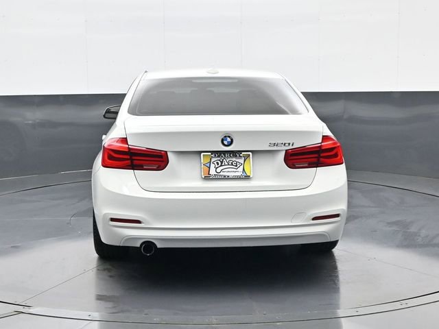 Used 2018 BMW 320i Sedan RWD image 6
