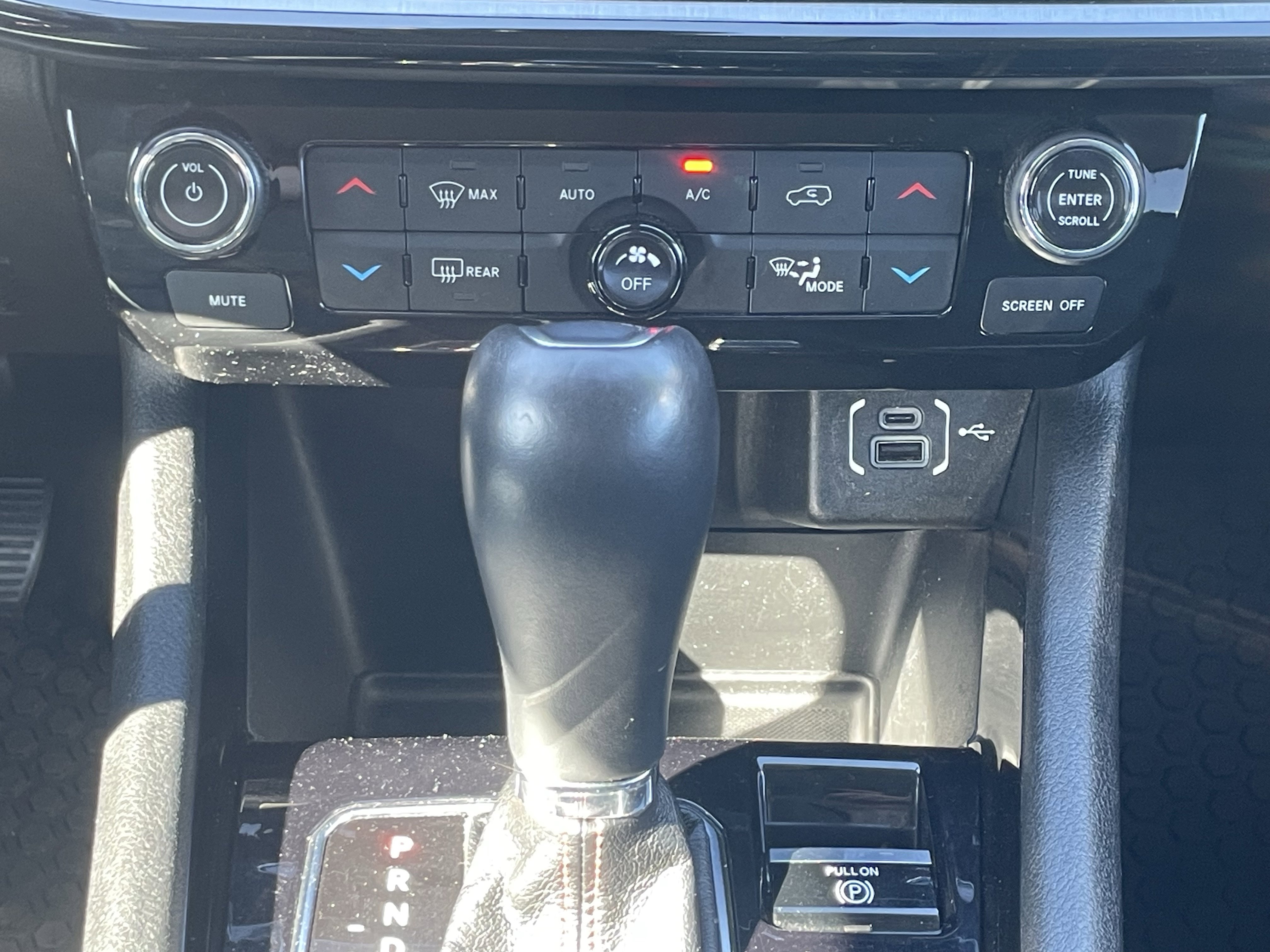 Used 2022 Jeep Compass Trailhawk w/ Trailhawk Elite Group image 22