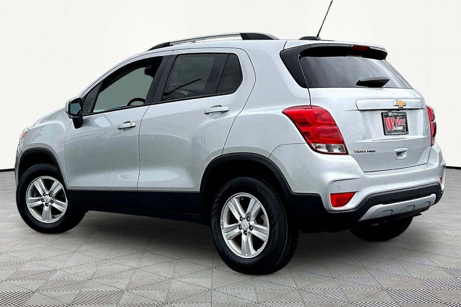 Used 2021 Chevrolet Trax LT w/ Driver Confidence Package AWD/4WD image 4