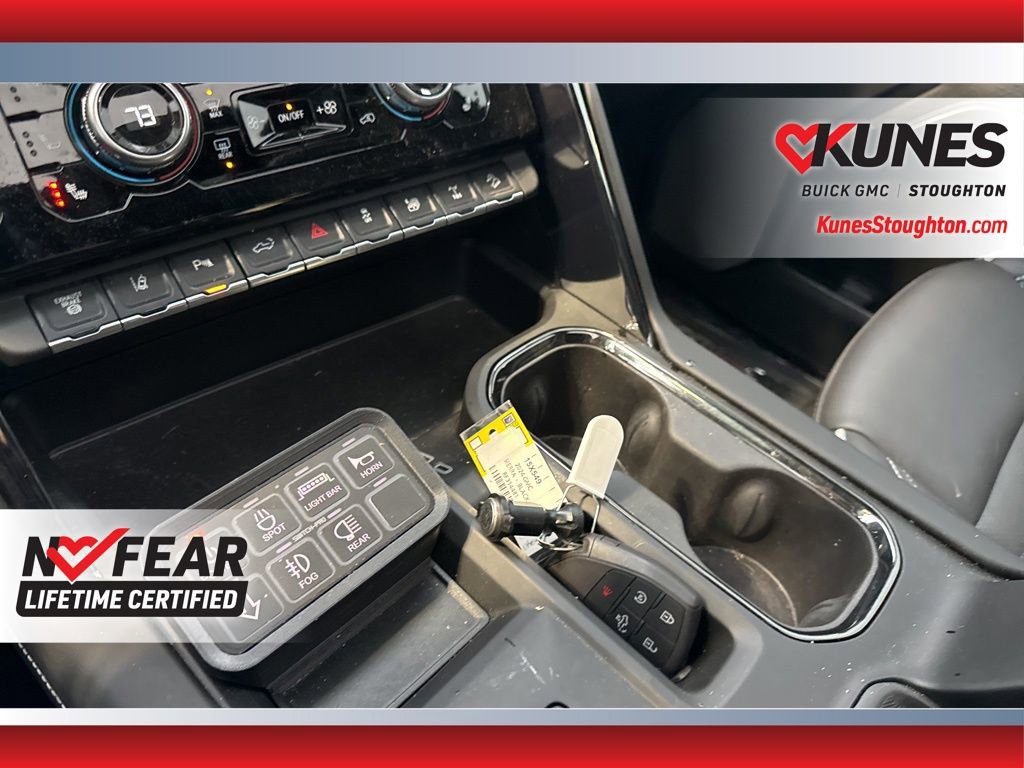 Used 2024 GMC Sierra 2500 AT4X image 35