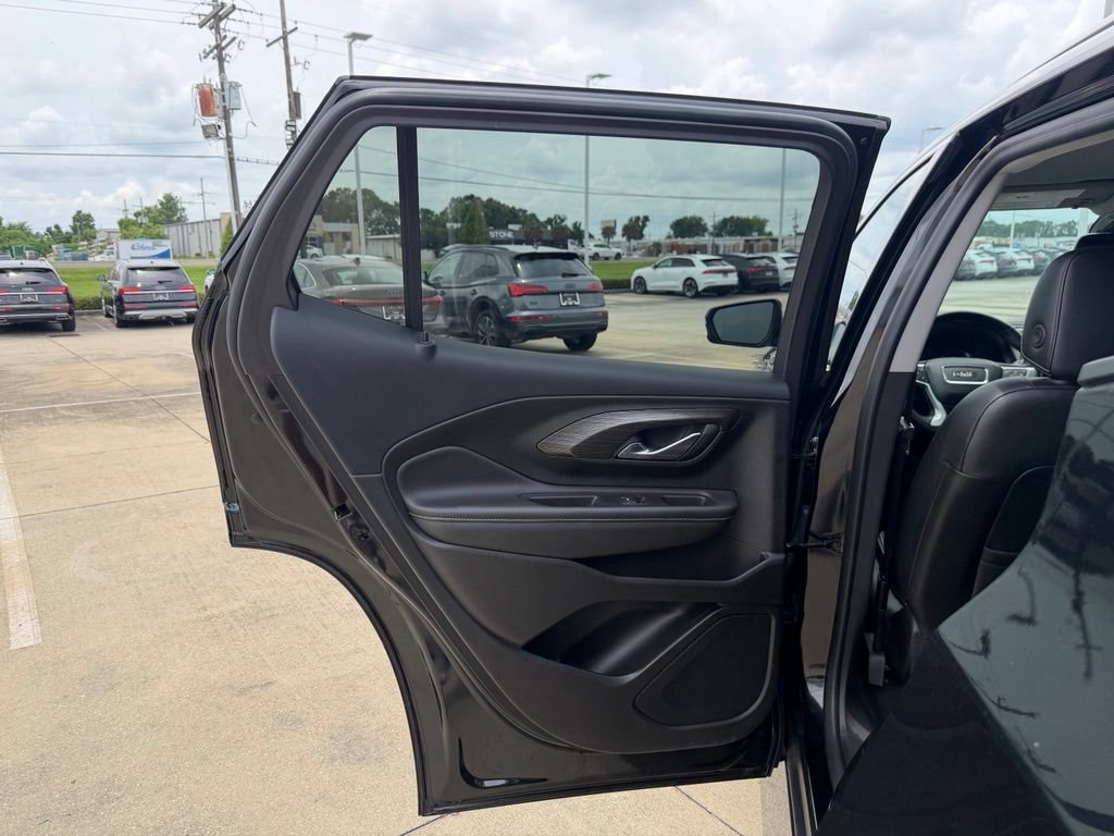 Used 2024 GMC Terrain SLT FWD image 19