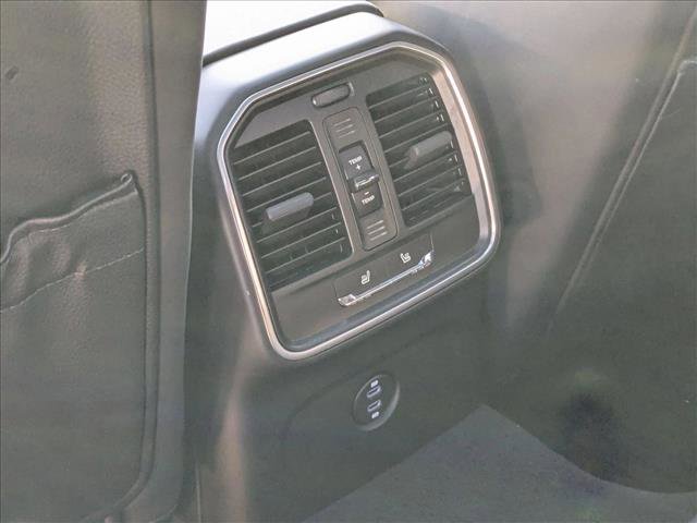 Used 2023 Porsche Macan Turbo image 17