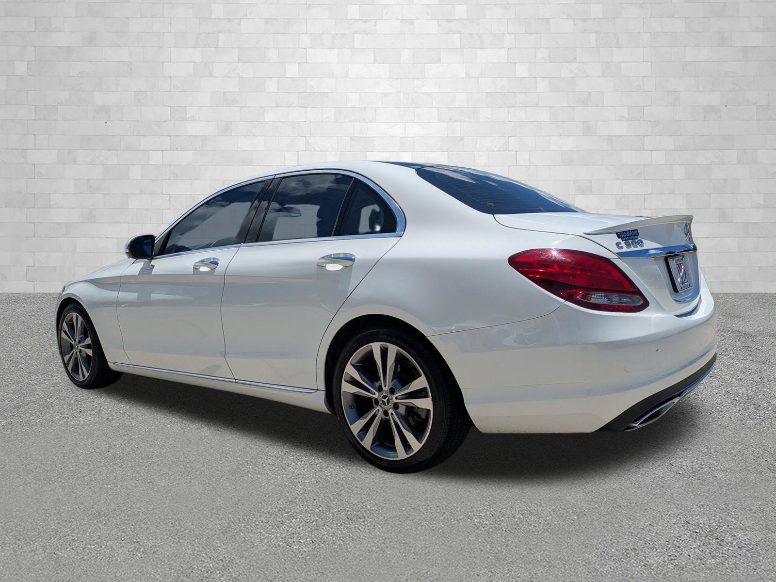 Used 2018 Mercedes-Benz C 300 Sedan image 4