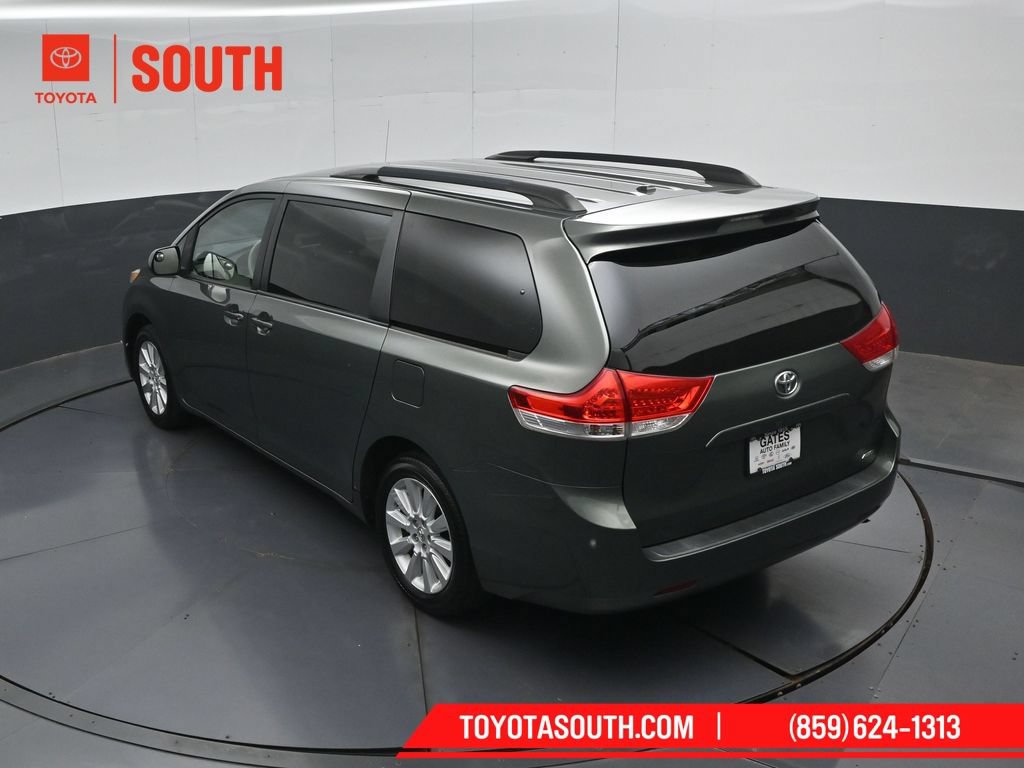 Used 2014 Toyota Sienna LE AWD/4WD image 47
