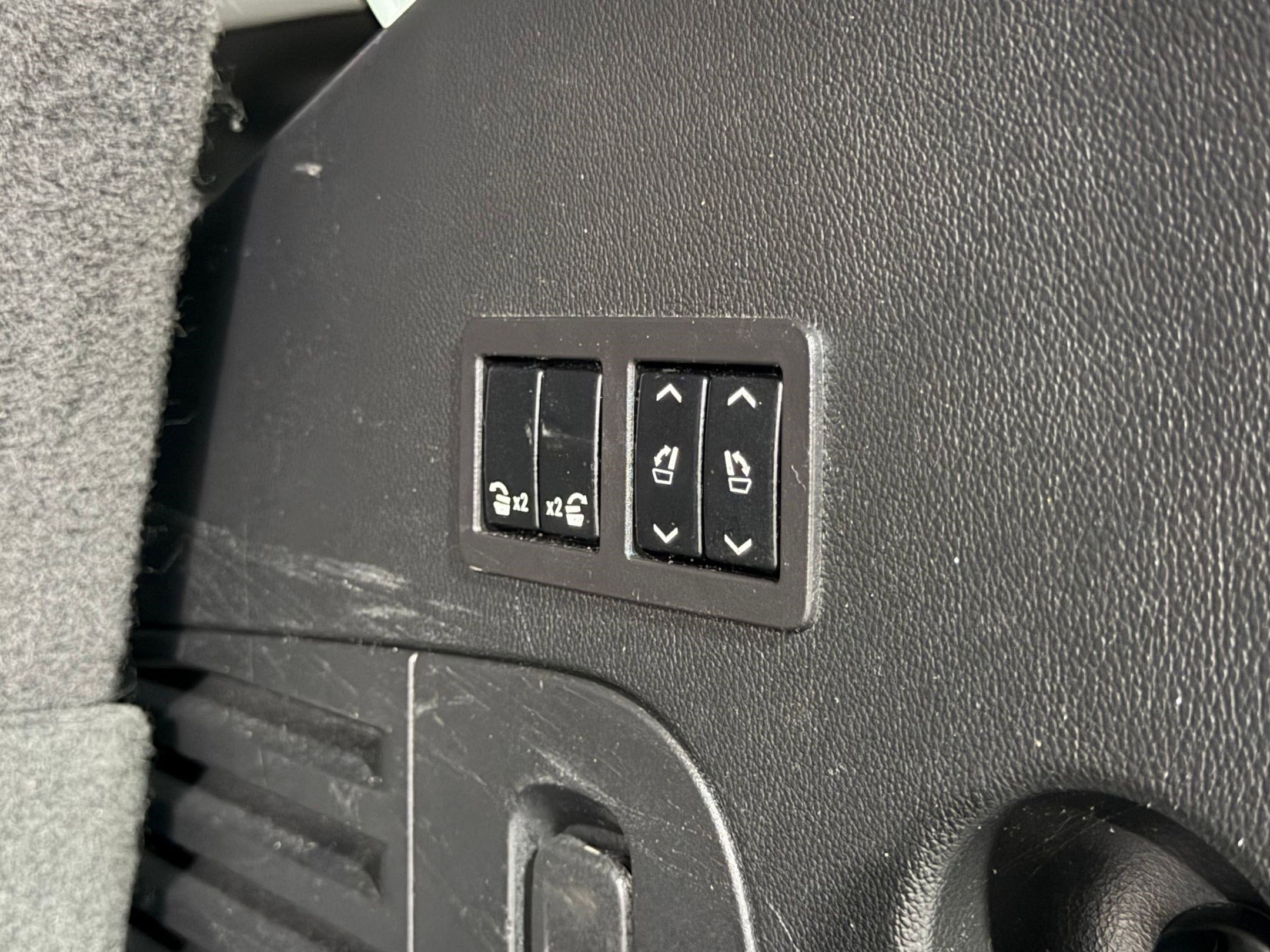 Used 2019 Cadillac Escalade Premium Luxury AWD/4WD image 44