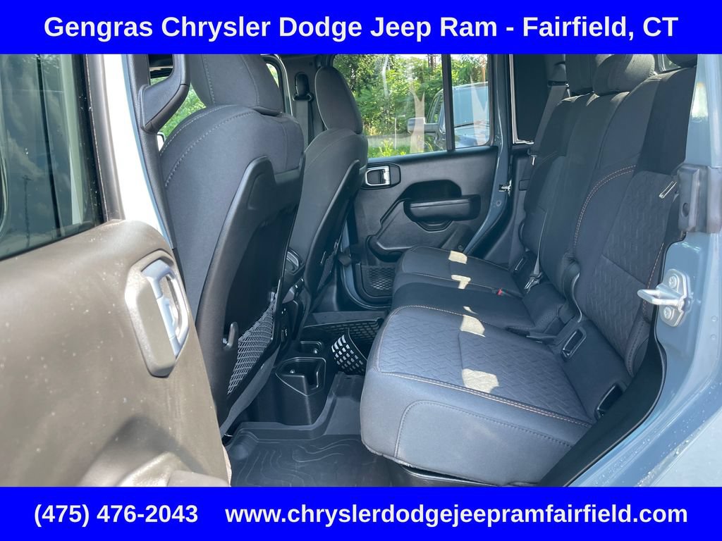 Certified 2025 Jeep Gladiator Mojave w/ Safety Group AWD/4WD image 33