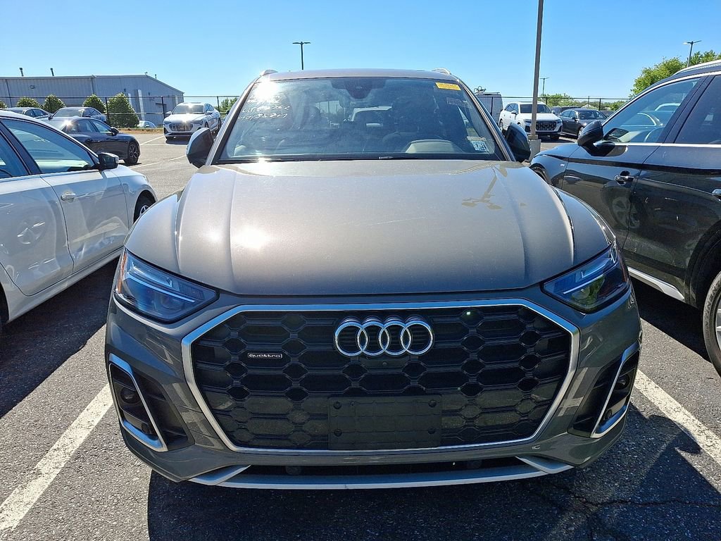 Used 2023 Audi Q5 2.0T Premium Plus w/ Premium Plus Package AWD/4WD image 2