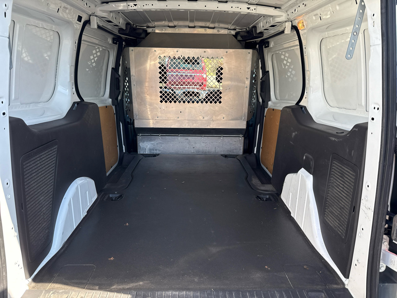 Used 2018 Ford Transit Connect XL image 17