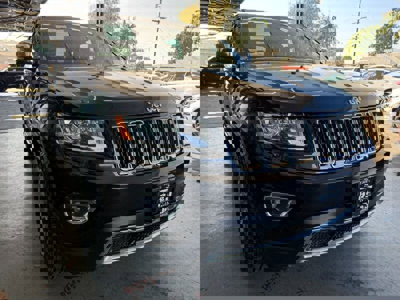 Used 2015 Jeep Grand Cherokee Limited image 9