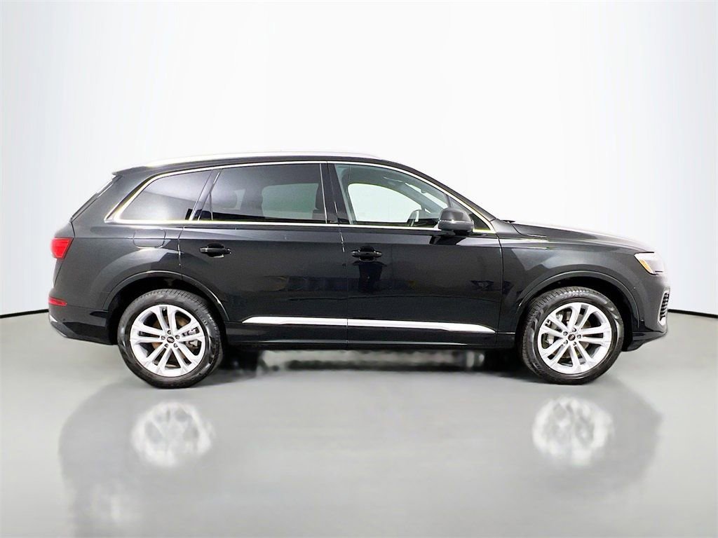 Used 2025 Audi Q7 3.0T Premium Plus AWD/4WD image 8