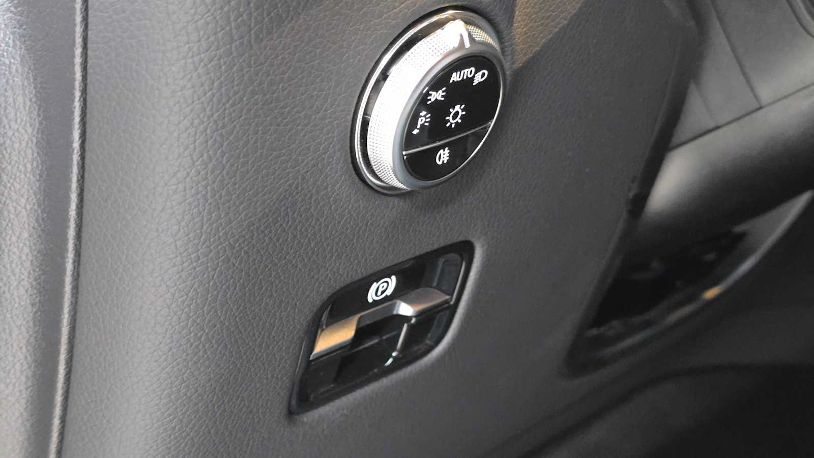 Certified 2026 Mercedes-Benz GLC 300 4MATIC image 25