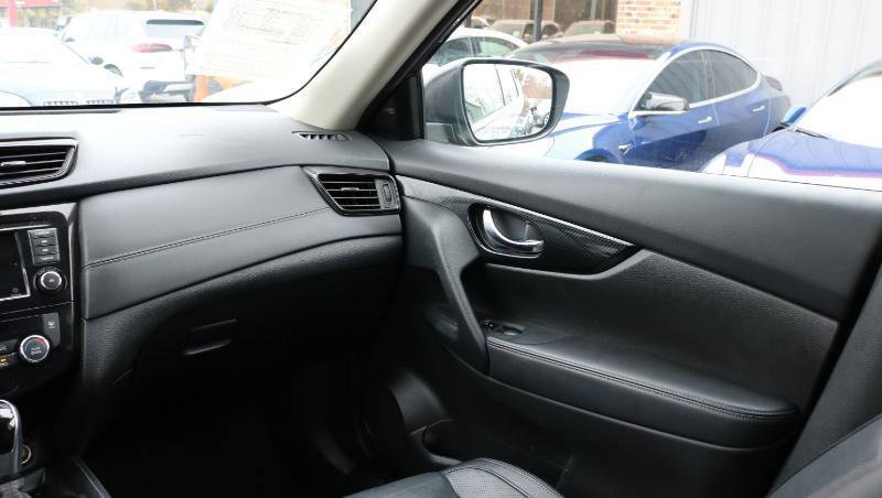 Used 2020 Nissan Rogue SL image 18
