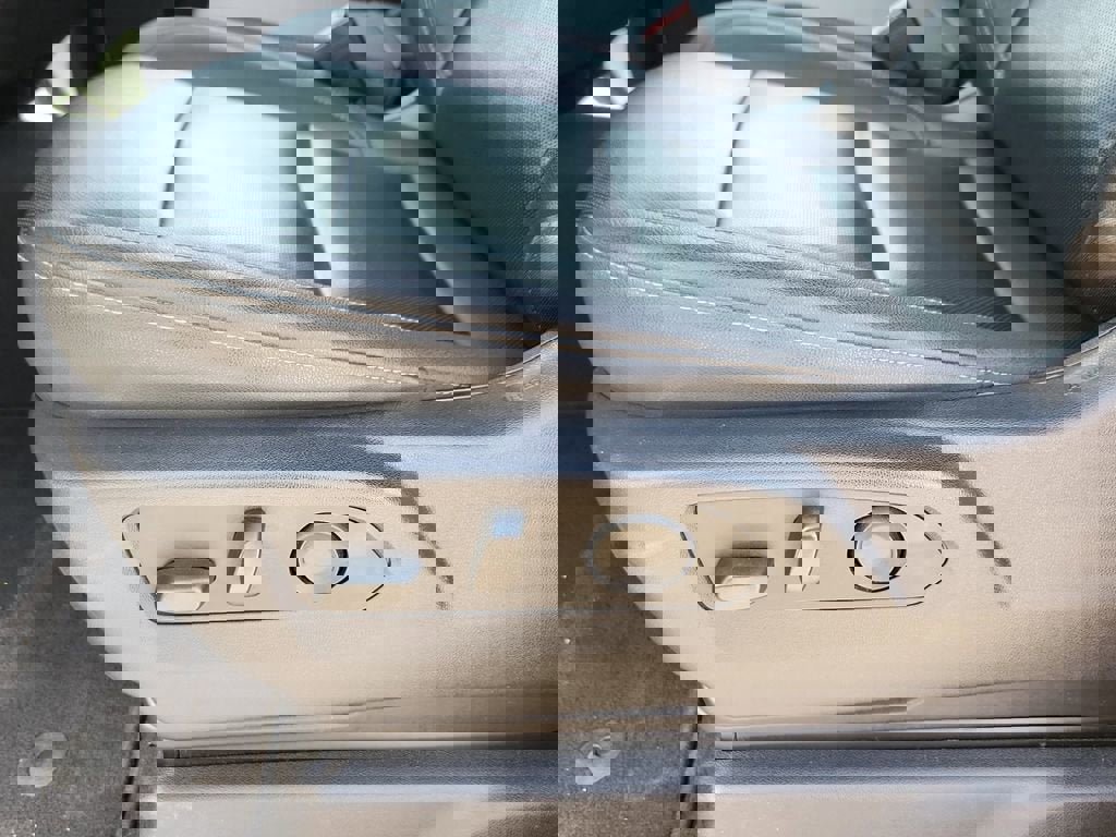 Used 2024 GMC Sierra 1500 SLT image 19