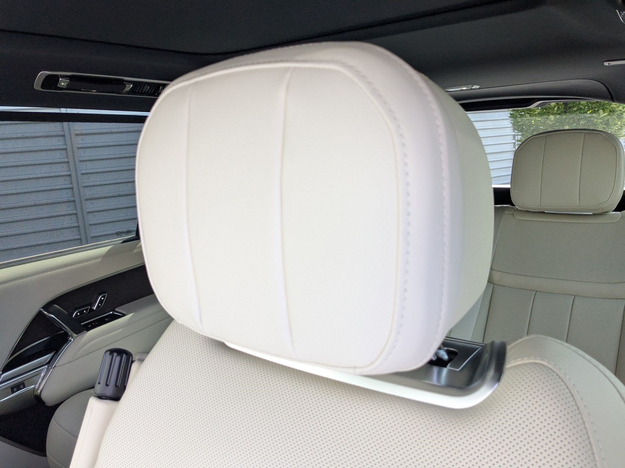 New 2026 Land Rover Range Rover Long Wheelbase SE AWD/4WD image 25