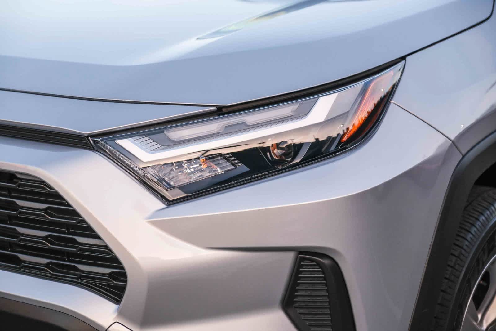 Certified 2025 Toyota RAV4 LE AWD/4WD image 12