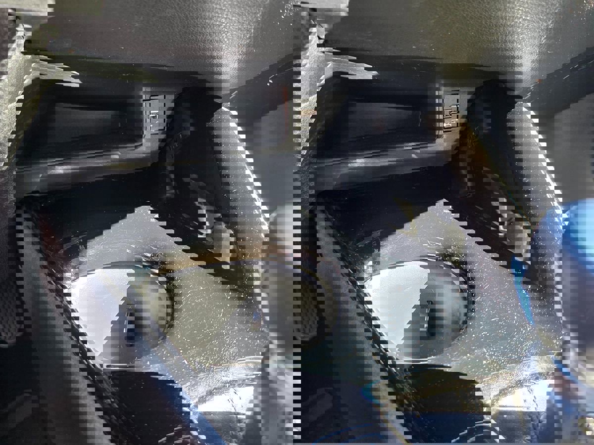 Used 2020 Toyota C-HR Limited FWD image 37