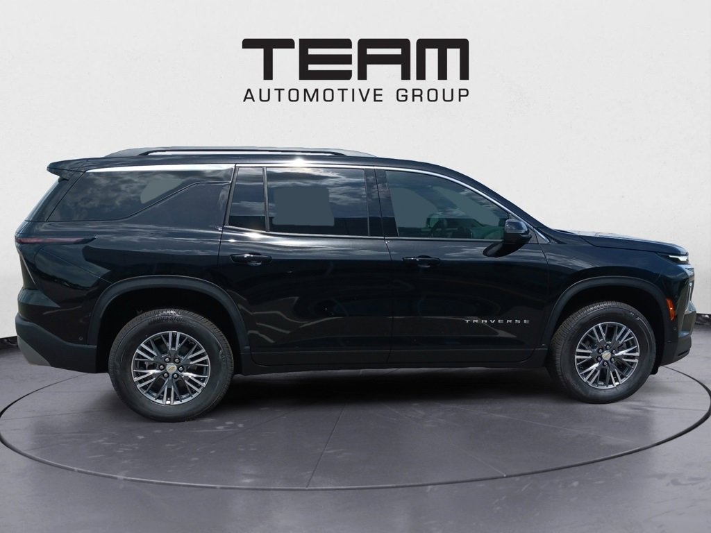 New 2025 Chevrolet Traverse LT w/ Enhanced Driving Package image 8