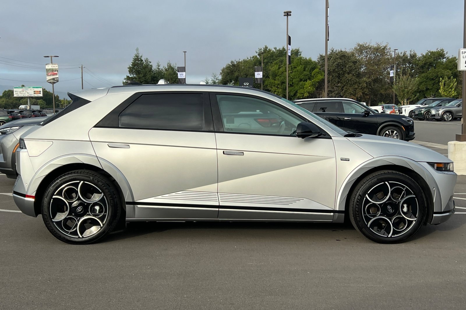 Used 2024 Hyundai Ioniq 5 Limited image 3