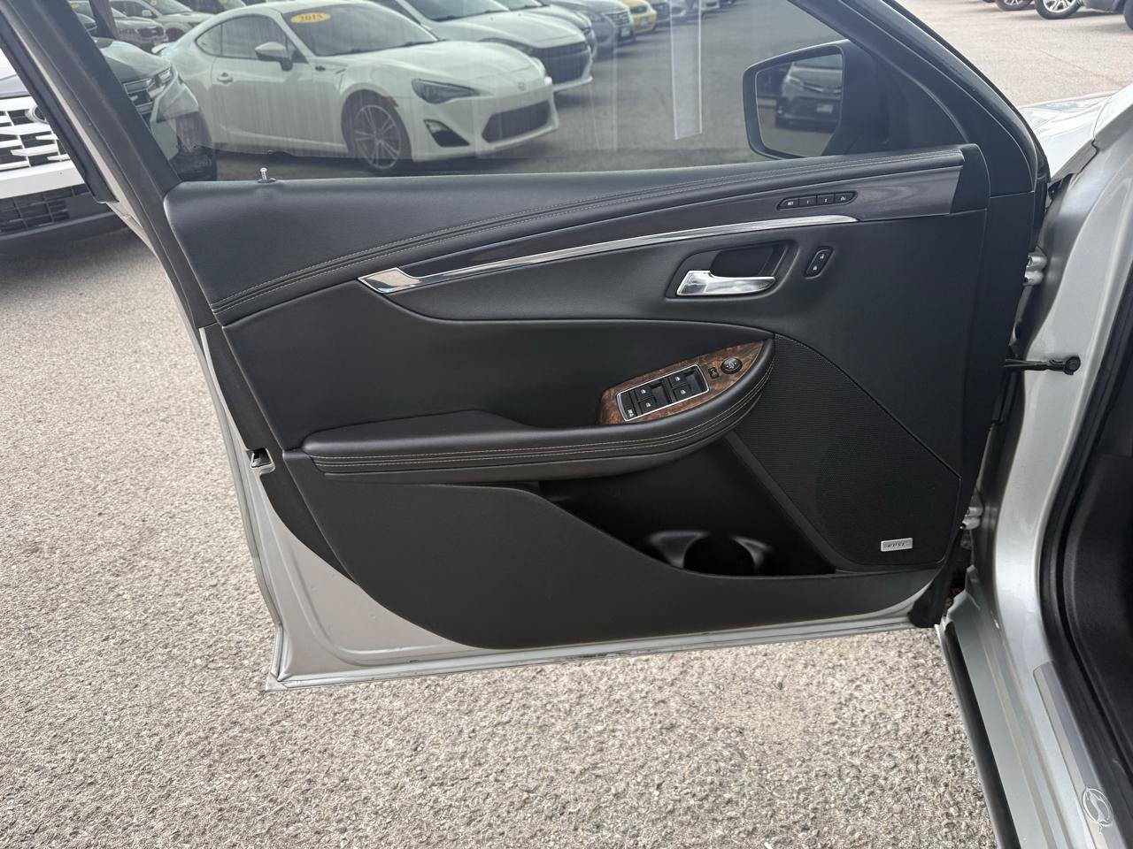 Used 2015 Chevrolet Impala LTZ FWD image 12