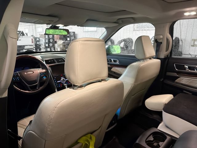 Used 2019 Ford Explorer Platinum AWD/4WD image 9