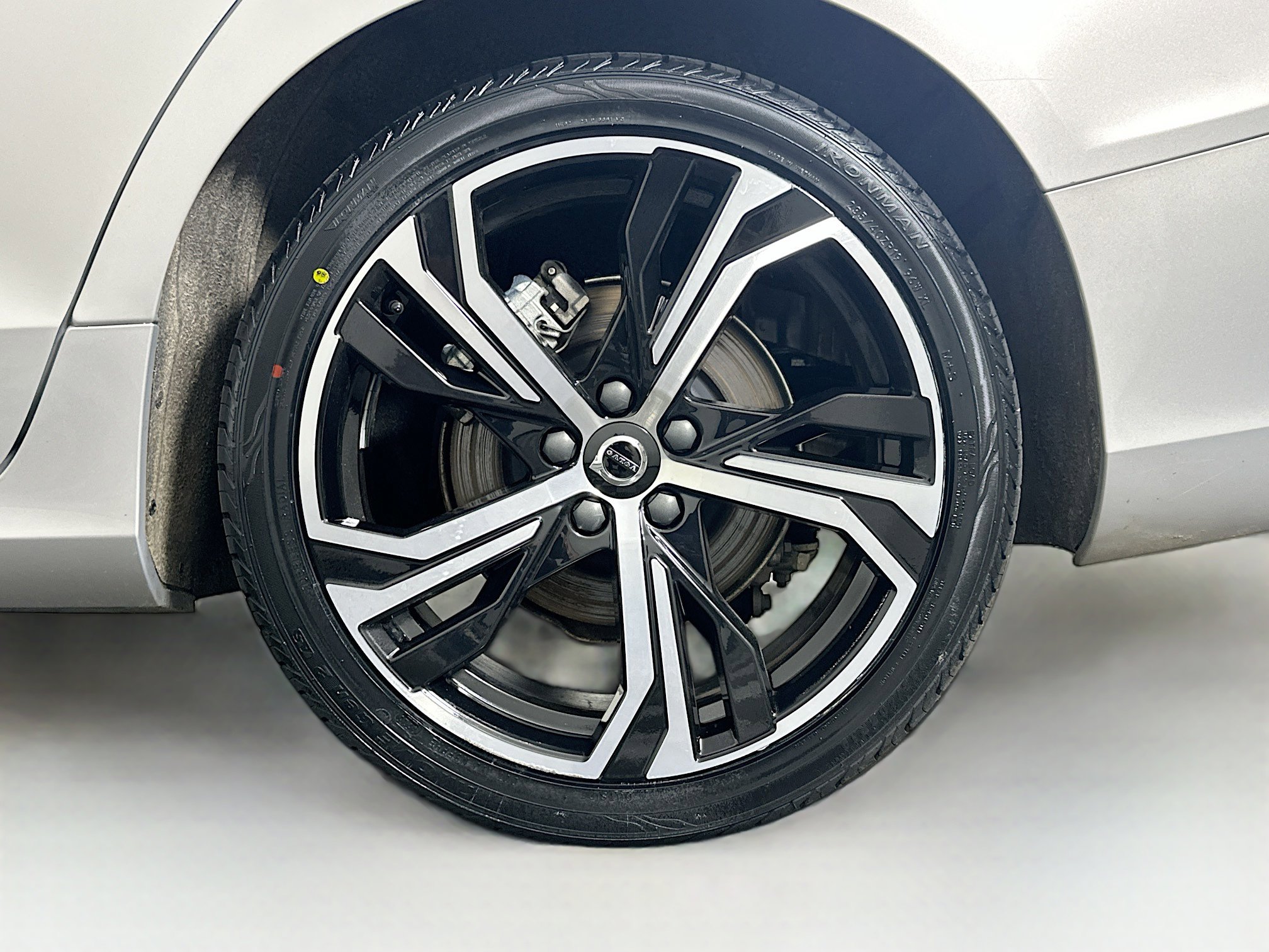 Used 2024 Volvo S60 B5 Core image 11