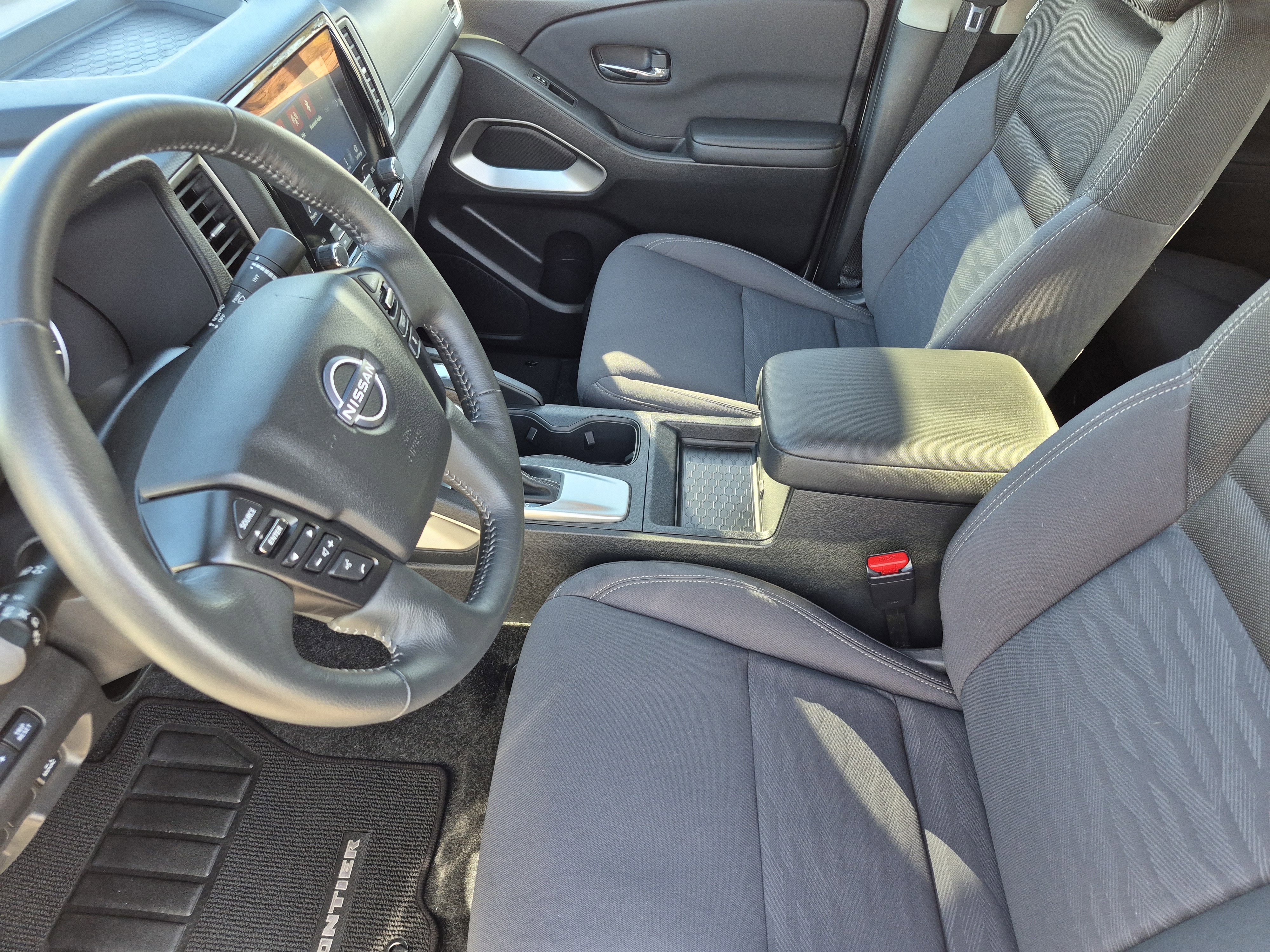 Used 2024 Nissan Frontier SV w/ Hardbody Edition AWD/4WD image 27
