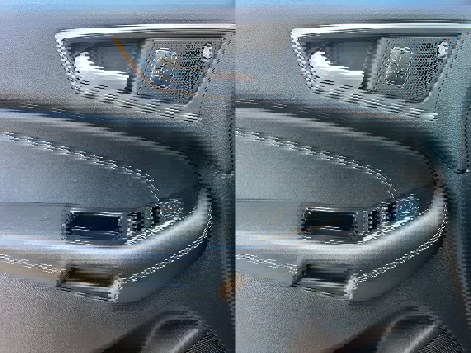 Used 2019 Ford Edge Titanium w/ Equipment Group 301A image 12