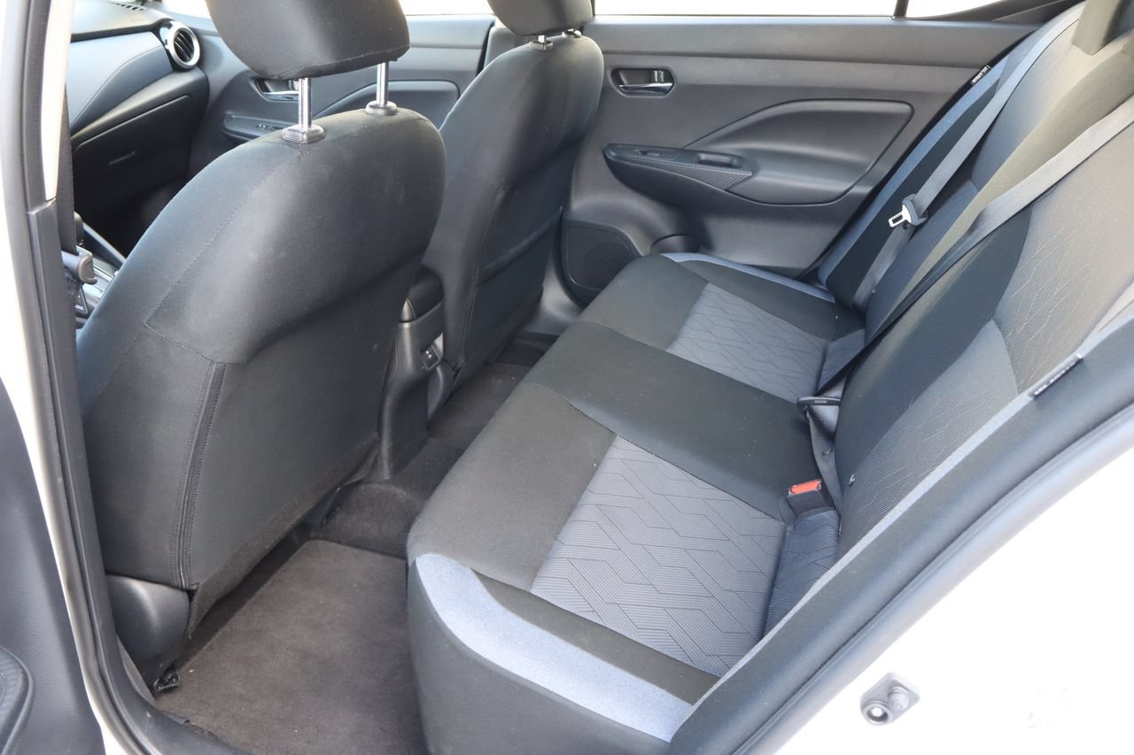 Used 2024 Nissan Versa SV FWD image 5