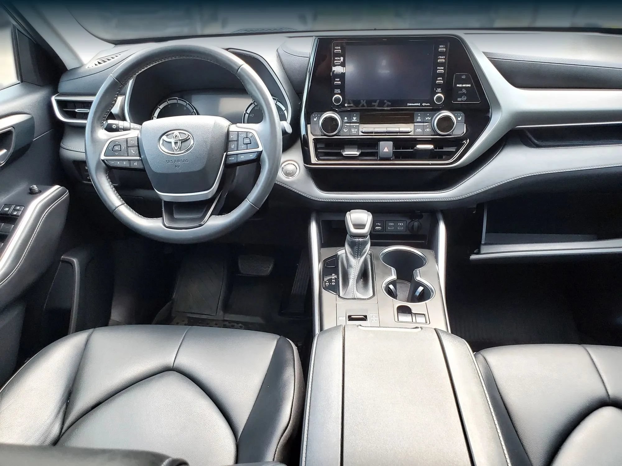 Used 2022 Toyota Highlander XLE FWD image 53