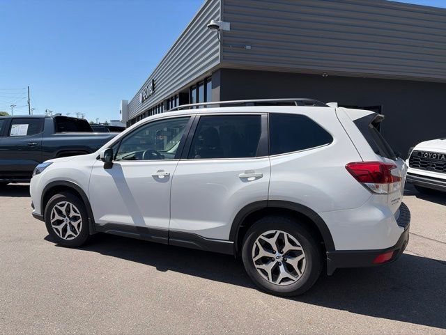 Certified 2023 Subaru Forester Premium AWD/4WD image 8